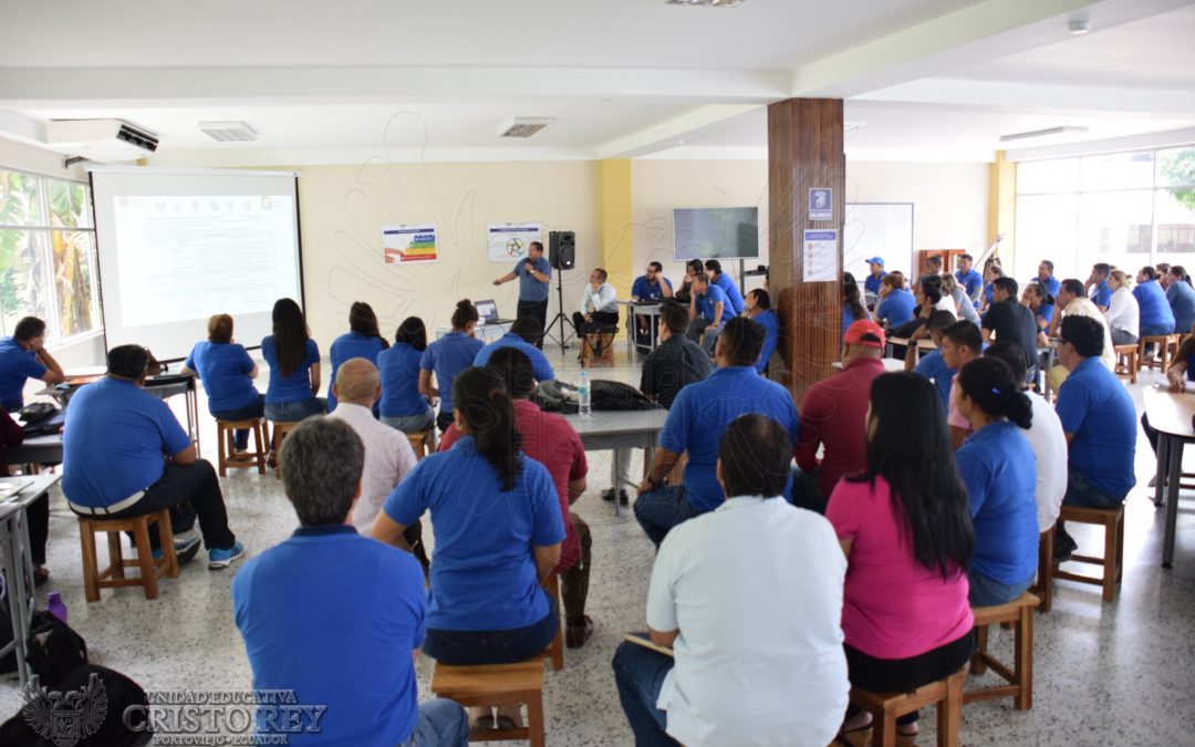 Capacitándonos para un nuevo período lectivo