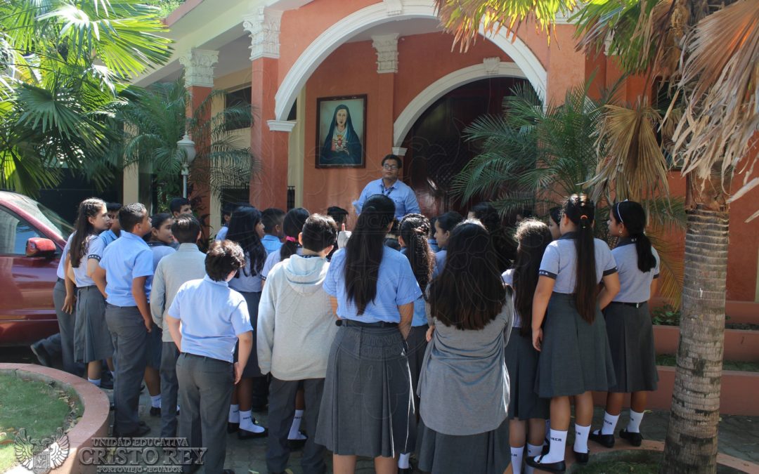 Estudiantes de octavo se orientan acerca de las instalaciones UECR