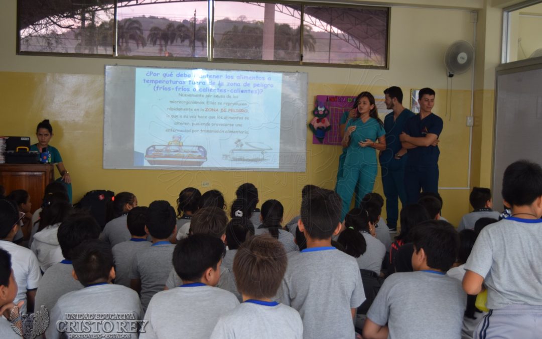 Estudiantes de Nutrición dan charla sobre higiene de los alimentos