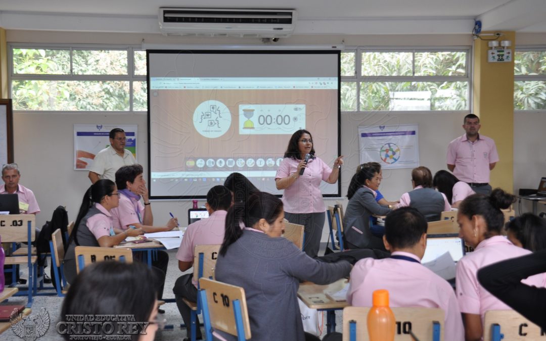 Personal se capacita sobre los Proyectos Institucionales