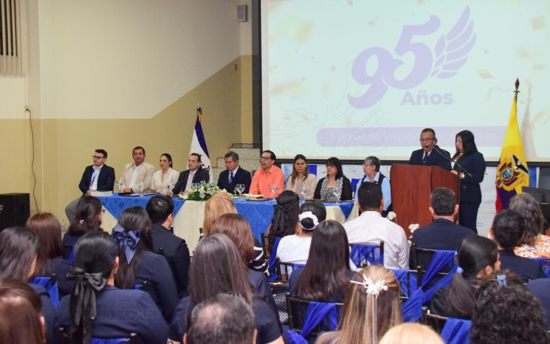 Sesión Solemne por los 95 años de la Unidad Educativa Cristo Rey