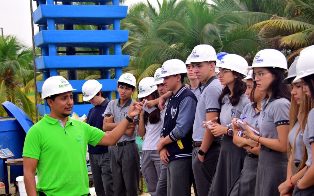 Estudiantes de 3.° de Bachillerato visitan la empresa AQUAHER
