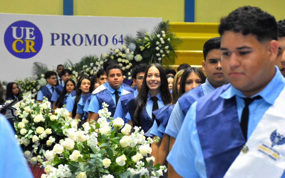 Cristo Rey incorpora a la LXIV promoción de bachilleres