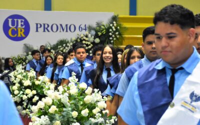 Cristo Rey incorpora a la LXIV promoción de bachilleres